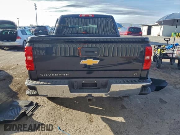 ✅ 2018 Chevrolet Silverado 1500 LT • VIN: 3GCPCREC9JG645806 • Lot: 94570555. Wystawiony na Copart z przebiegiem 214 690 mil. Bezpłatny archiwum sprzedaży aukcyjnych z USA i szczegółowy raport historii pojazdu na DreamBid. Zdjęcie 6.