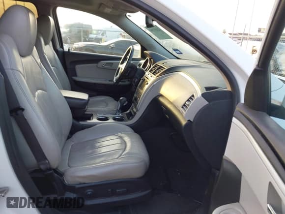 ✅ 2010 Chevrolet Traverse LTZ • VIN: 1GNLRHEDXAS156167 • Лот: 42497769. Опубликован ранее на IAAI с пробегом 216 961 миль. Бесплатный доступ к архиву аукционных продаж из США и подробный отчёт об истории автомобиля на DreamBid. Изображение 5.