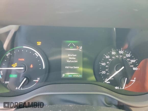 ✅ 2022 Toyota Sienna XLE • VIN: 5TDJRKEC7NS083875 • Lot: 93349815. Listed on Copart with 41,052 mi. Free auction sales archive from the USA and detailed vehicle history report at DreamBid. Image 9.