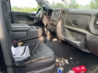 ✅ 2021 Chevrolet Silverado 1500 Custom • VIN: 3GCUYBEF2MG141687 • Lot: 65919264. Wystawiony na Copart z przebiegiem Nie podano. Bezpłatny archiwum sprzedaży aukcyjnych z USA i szczegółowy raport historii pojazdu na DreamBid. Zdjęcie 6.