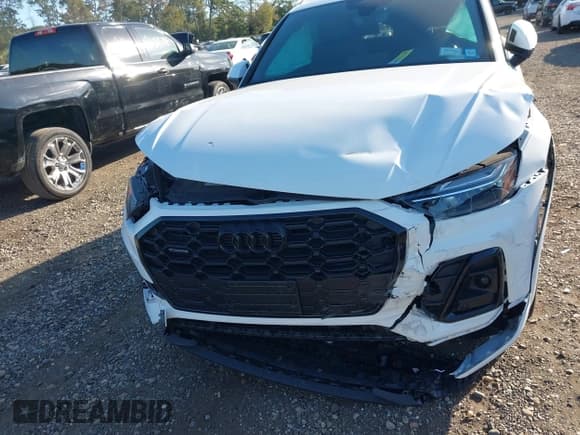 ✅ 2024 Audi Q5 S line Premium • VIN: WA1GAAFY3R2122345 • Лот: 43340184. Опубликован ранее на IAAI с пробегом 12 806 миль. Бесплатный доступ к архиву аукционных продаж из США и подробный отчёт об истории автомобиля на DreamBid. Изображение 12.