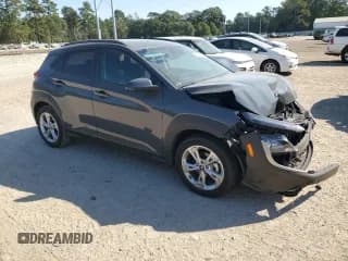✅ 2023 Hyundai Kona SEL • VIN: KM8K62AB6PU984661 • Лот: 75079914. Опубликован ранее на Copart с пробегом 9 646 миль. Бесплатный доступ к архиву аукционных продаж из США и подробный отчёт об истории автомобиля на DreamBid. Изображение 4.