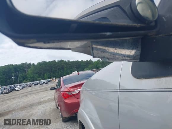 ✅ 2004 Lincoln Navigator Luxury • VIN: 5LMFU28R34LJ12883 • Лот: 42437622. Опубликован ранее на IAAI с пробегом 252 377 миль. Бесплатный доступ к архиву аукционных продаж из США и подробный отчёт об истории автомобиля на DreamBid. Изображение 16.