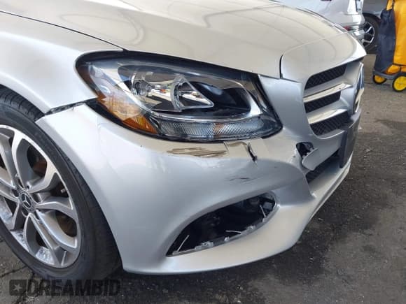 ✅ 2017 Mercedes-Benz C 300 • VIN: 55SWF4JB8HU220935 • Лот: 39645579. Опубликован ранее на IAAI с пробегом 37 338 миль. Бесплатный доступ к архиву аукционных продаж из США и подробный отчёт об истории автомобиля на DreamBid. Изображение 12.