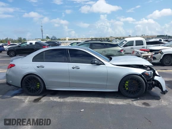 ✅ 2022 Mercedes-Benz C 300 • VIN: W1KAF4GB2NR068083 • Lot: 42757050. Listed on IAAI with 43,627 mi. Free auction sales archive from the USA and detailed vehicle history report at DreamBid. Image 13.