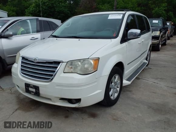 ✅ 2010 Chrysler Town & Country Touring • VIN: 2A4RR5D14AR133746 • Lot: 42116450. Listed on IAAI with 221,775 mi. Free auction sales archive from the USA and detailed vehicle history report at DreamBid. Image 2.