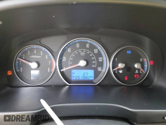 2007 Hyundai Santa Fe SE с VIN 5NMSH13E37H076790, выставлен на аукционе Copart как лот 61661145 с пробегом 251 980 миль миль и Списание • Salvage title. История ставок и продаж доступна на DreamBid. Изображение 9.