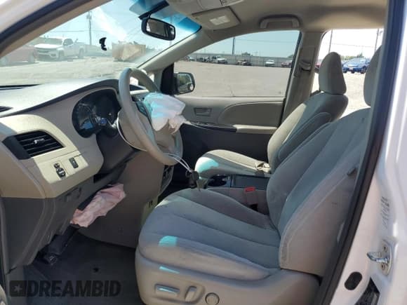 ✅ 2014 Toyota Sienna LE AAS • VIN: 5TDKK3DC5ES493896 • Lot: 56590235. Listed on Copart with 201,357 mi. Free auction sales archive from the USA and detailed vehicle history report at DreamBid. Image 7.