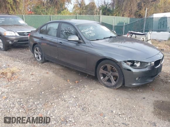 ✅ 2014 BMW 3 Series 320i xDrive • VIN: WBA3C3C56EF986939 • Lot: 43665542. Listed on IAAI with 176,950 mi. Free auction sales archive from the USA and detailed vehicle history report at DreamBid. Image 1.