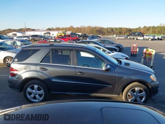 ✅ 2010 Mercedes-Benz M 350 • VIN: 4JGBB5GB3AA580486 • Lot: 43708623. Listed on IAAI with 165,914 mi. Free auction sales archive from the USA and detailed vehicle history report at DreamBid. Image 13.