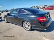 ✅ 2015 Mercedes-Benz C 250 • VIN: WDDGJ4HB6FG390035 • Lot: 71198395. Wystawiony na Copart z przebiegiem Nie podano. Bezpłatny archiwum sprzedaży aukcyjnych z USA i szczegółowy raport historii pojazdu na DreamBid. Zdjęcie 2.