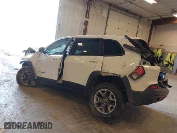 ✅ 2019 Jeep Cherokee Trailhawk • VIN: 1C4PJMBX1KD200300 • Lot: 41781465. Listed on IAAI with Not provided. Free auction sales archive from the USA and detailed vehicle history report at DreamBid. Image 3.