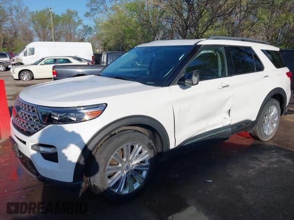 ✅ 2022 Ford Explorer Limited • VIN: 1FMSK8FH3NGB88697 • Lot: 42008355. Wystawiony na IAAI z przebiegiem 25 118 mil. Bezpłatny archiwum sprzedaży aukcyjnych z USA i szczegółowy raport historii pojazdu na DreamBid. Zdjęcie 2.