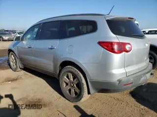✅ 2010 Chevrolet Traverse 1LT • VIN: 1GNLVFED3AS143907 • Lot: 70206824. Wystawiony na Copart z przebiegiem 226 293 mil. Bezpłatny archiwum sprzedaży aukcyjnych z USA i szczegółowy raport historii pojazdu na DreamBid. Zdjęcie 2.