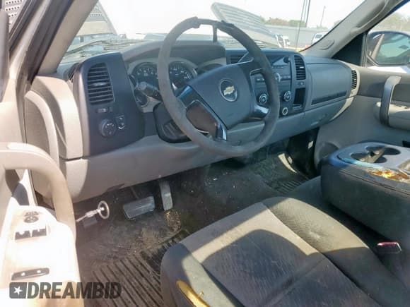 ✅ 2007 Chevrolet Silverado 2500HD 1LT • VIN: 1GCHC24KX7E577651 • Лот: 80629465. Опубликован ранее на Copart с пробегом 147 022 миль. Бесплатный доступ к архиву аукционных продаж из США и подробный отчёт об истории автомобиля на DreamBid. Изображение 8.