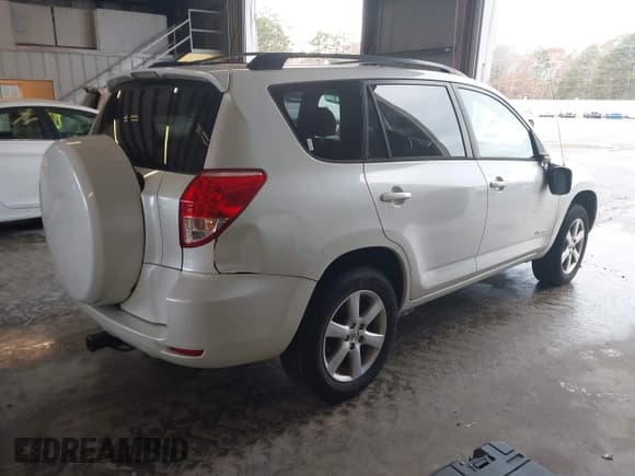 ✅ 2006 Toyota RAV4 Limited • VIN: JTMZD31V465015555 • Lot: 43793120. Listed on IAAI with 196,538 mi. Free auction sales archive from the USA and detailed vehicle history report at DreamBid. Image 4.