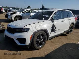 2024 Jeep Grand Cherokee Altitude с VIN 1C4RJHAG6RC151077, выставлен на аукционе Copart как лот 68132705 с пробегом 13 330 миль миль и Чистый • Clean title. История ставок и продаж доступна на DreamBid. Изображение 1.