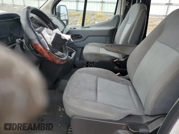 ✅ 2017 Ford Transit • VIN: 1FTBW3XM5HKB26422 • Lot: 81663285. Wystawiony na Copart z przebiegiem 866 237 mil. Bezpłatny archiwum sprzedaży aukcyjnych z USA i szczegółowy raport historii pojazdu na DreamBid. Zdjęcie 7.