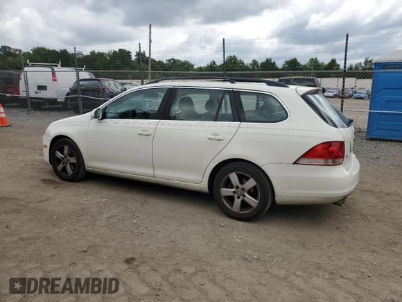 ✅ 2009 Volkswagen Jetta SE • VIN: 3VWTM71K99M250726 • Lot: 80956495. Listed on Copart with 141,602 mi. Free auction sales archive from the USA and detailed vehicle history report at DreamBid. Image 2.