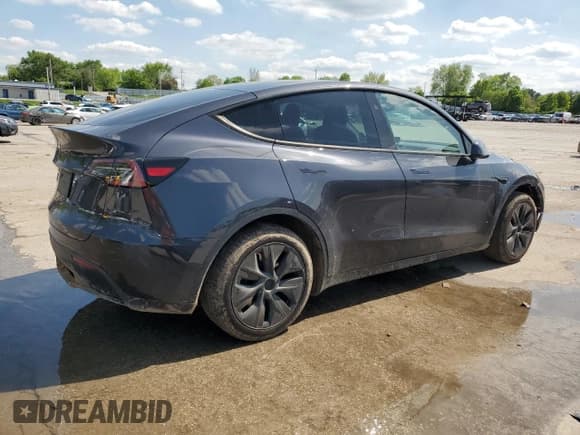 ✅ 2024 Tesla Model Y Long Range • VIN: 7SAYGAEE6RF160698 • Lot: 54691245. Wystawiony na Copart z przebiegiem 6 834 mil. Bezpłatny archiwum sprzedaży aukcyjnych z USA i szczegółowy raport historii pojazdu na DreamBid. Zdjęcie 3.