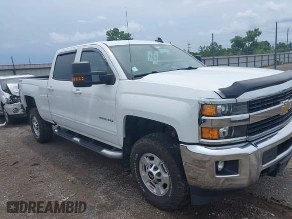 ✅ 2017 Chevrolet Silverado 2500HD LT • VIN: 1GC1KVEG4HF103805 • Lot: 42528905. Listed on IAAI with 306,889 mi. Free auction sales archive from the USA and detailed vehicle history report at DreamBid. Image 18.