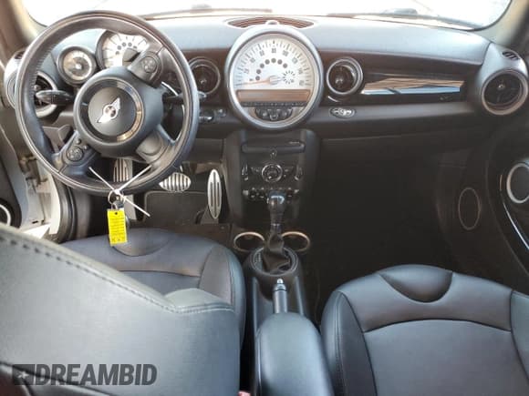 ✅ 2012 MINI Convertible S • VIN: WMWZP3C59CT550325 • Lot: 71964905. Listed on Copart with 85,072 mi. Free auction sales archive from the USA and detailed vehicle history report at DreamBid. Image 8.