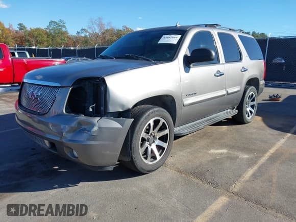 ✅ 2007 GMC Yukon SLE • VIN: 1GKFC13J77R240247 • Lot: 43642049. Wystawiony na IAAI z przebiegiem 220 267 mil. Bezpłatny archiwum sprzedaży aukcyjnych z USA i szczegółowy raport historii pojazdu na DreamBid. Zdjęcie 2.