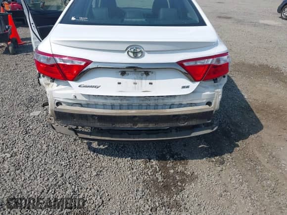 2016 Toyota Camry LE with VIN 4T1BF1FK4GU191491, listed as a IAAI auction lot 43153102 with 136,363 mi miles and . Bid and sale history available at DreamBid. Image 6.