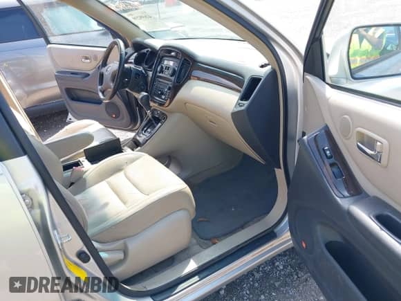 2002 Toyota Highlander with VIN JTEGF21AX20069499, listed as a IAAI auction lot 42699239 with 189,016 mi miles and . Bid and sale history available at DreamBid. Image 5.