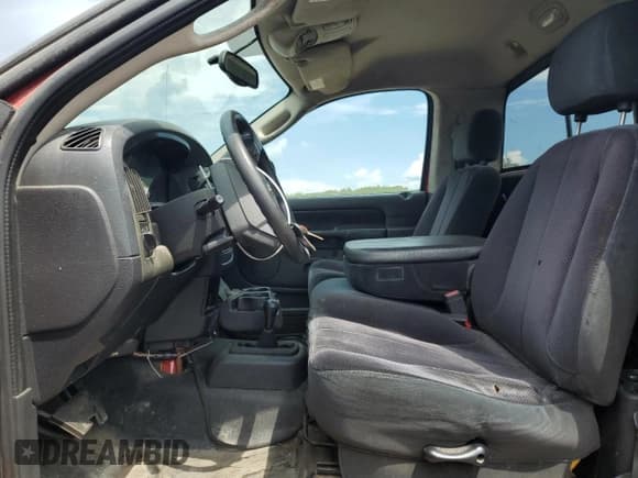 ✅ 2005 Dodge 2500 ST • VIN: 3D7KS26DX5G778873 • Lot: 64286855. Wystawiony na Copart z przebiegiem 92 515 mil. Bezpłatny archiwum sprzedaży aukcyjnych z USA i szczegółowy raport historii pojazdu na DreamBid. Zdjęcie 7.