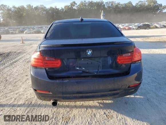 ✅ 2013 BMW 3 Series 320i • VIN: WBA3B1C55DF461876 • Lot: 81825145. Listed on Copart with 141,034 mi. Free auction sales archive from the USA and detailed vehicle history report at DreamBid. Image 6.