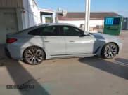 ✅ 2022 BMW 4 Series 430i • VIN: WBA63AV06NFM03305 • Lot: 43564658. Wystawiony na IAAI z przebiegiem 40 233 mil. Bezpłatny archiwum sprzedaży aukcyjnych z USA i szczegółowy raport historii pojazdu na DreamBid. Zdjęcie 13.