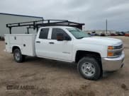 ✅ 2016 Chevrolet Silverado 2500HD Work Truck • VIN: 1GB2CUEG1GZ385706 • Lot: 88550335. Wystawiony na Copart z przebiegiem 126 538 mil. Bezpłatny archiwum sprzedaży aukcyjnych z USA i szczegółowy raport historii pojazdu na DreamBid. Zdjęcie 4.