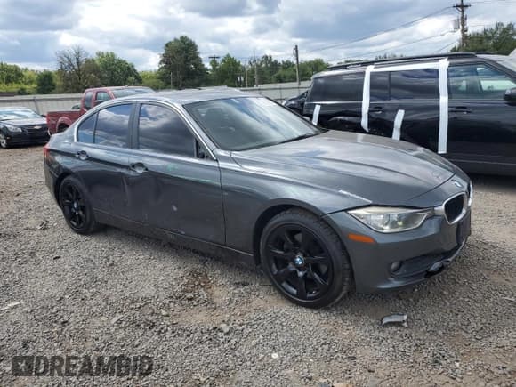 ✅ 2015 BMW 3 Series 320i xDrive • VIN: WBA3C3C58FP664539 • Лот: 70730385. Опубликован ранее на Copart с пробегом 125 885 миль. Бесплатный доступ к архиву аукционных продаж из США и подробный отчёт об истории автомобиля на DreamBid. Изображение 4.