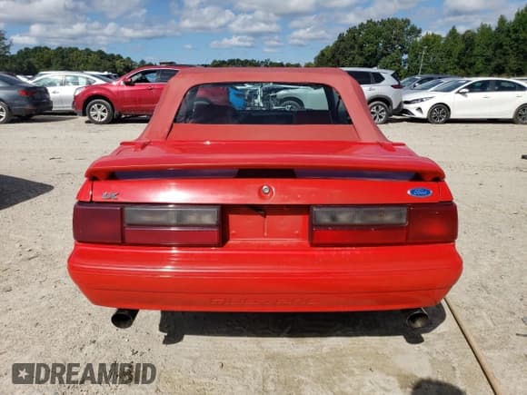 ✅ 1992 Ford Mustang LX Sport • VIN: 1FACP44E2NF173521 • Lot: 69477614. Listed on Copart with 109,947 mi. Free auction sales archive from the USA and detailed vehicle history report at DreamBid. Image 6.