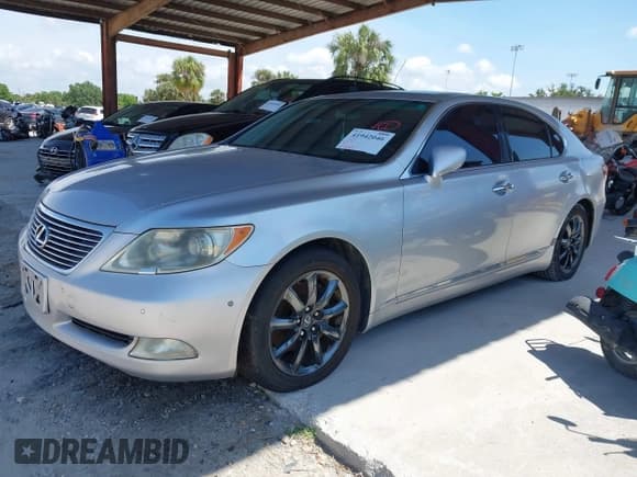 ✅ 2009 Lexus LS 460 • VIN: JTHBL46FX95085477 • Lot: 41942046. Listed on IAAI with 212,487 mi. Free auction sales archive from the USA and detailed vehicle history report at DreamBid. Image 19.
