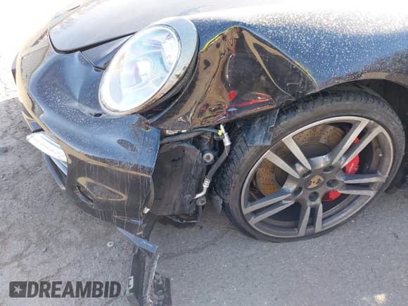 ✅ 2012 Porsche 911 Turbo S • VIN: WP0CD2A96CS773400 • Lot: 43869466. Listed on IAAI with 29,216 mi. Free auction sales archive from the USA and detailed vehicle history report at DreamBid. Image 6.