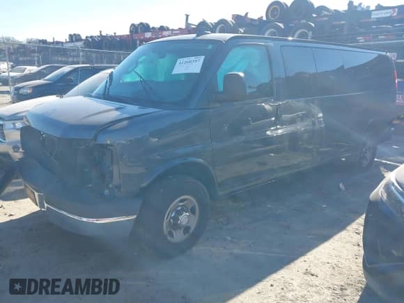 2017 Chevrolet Express Passenger LT с VIN 1GAZGPFG2H1130215, выставлен на аукционе IAAI как лот 41260397 с пробегом 208 072 миль миль и . История ставок и продаж доступна на DreamBid. Изображение 17.