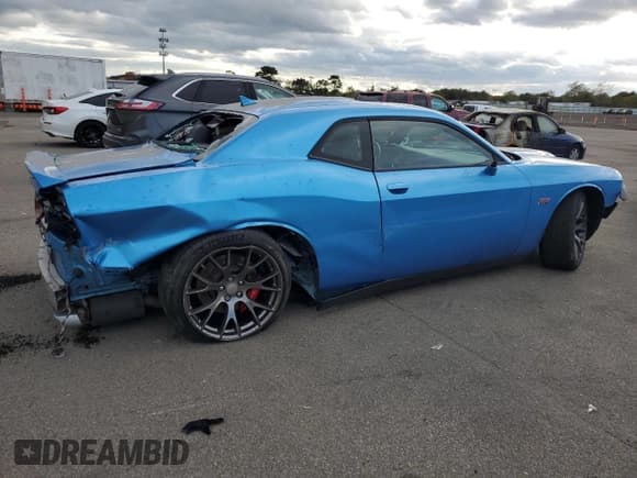 ✅ 2015 Dodge Challenger SRT 392 • VIN: 2C3CDZDJXFH905945 • Lot: 87290495. Wystawiony na Copart z przebiegiem 28 768 mil. Bezpłatny archiwum sprzedaży aukcyjnych z USA i szczegółowy raport historii pojazdu na DreamBid. Zdjęcie 3.