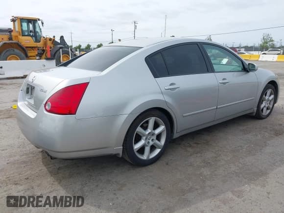 ✅ 2004 Nissan Maxima SL • VIN: 1N4BA41EX4C867925 • Lot: 42120998. Listed on IAAI with 140,871 mi. Free auction sales archive from the USA and detailed vehicle history report at DreamBid. Image 4.