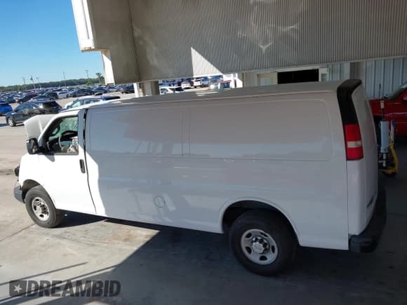 ✅ 2016 Chevrolet Express Cargo • VIN: 1GCZGHFG8G1288053 • Lot: 43574100. Listed on IAAI with 265,261 mi. Free auction sales archive from the USA and detailed vehicle history report at DreamBid. Image 14.