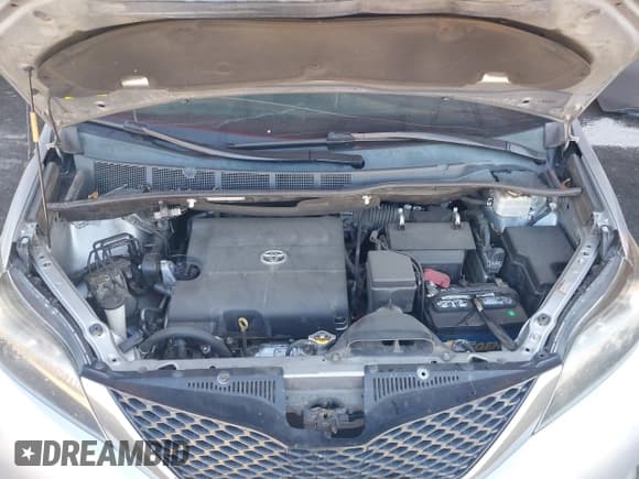 ✅ 2014 Toyota Sienna SE • VIN: 5TDXK3DC3ES495233 • Lot: 43173582. Wystawiony na IAAI z przebiegiem Nie podano. Bezpłatny archiwum sprzedaży aukcyjnych z USA i szczegółowy raport historii pojazdu na DreamBid. Zdjęcie 10.