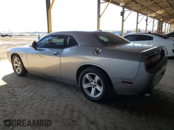 ✅ 2013 Dodge Challenger R/T • VIN: 2C3CDYBT4DH674598 • Lot: 49915445. Wystawiony na Copart z przebiegiem 185 158 mil. Bezpłatny archiwum sprzedaży aukcyjnych z USA i szczegółowy raport historii pojazdu na DreamBid. Zdjęcie 2.