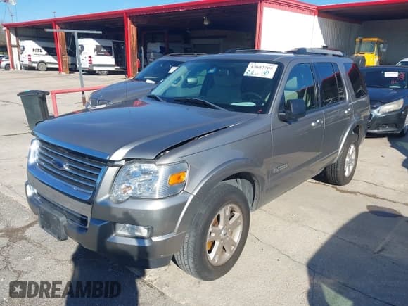 ✅ 2008 Ford Explorer XLT • VIN: 1FMEU63E18UB07000 • Лот: 43682705. Опубликован ранее на IAAI с пробегом 152 963 миль. Бесплатный доступ к архиву аукционных продаж из США и подробный отчёт об истории автомобиля на DreamBid. Изображение 2.