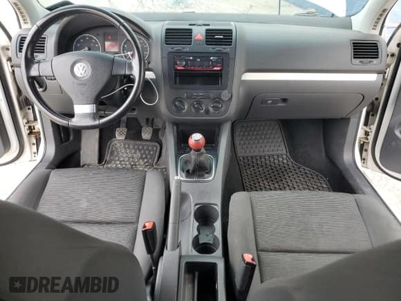 ✅ 2008 Volkswagen Rabbit S • VIN: WVWAA71K98W076562 • Lot: 50376815. Wystawiony na Copart z przebiegiem 226 495 mil. Bezpłatny archiwum sprzedaży aukcyjnych z USA i szczegółowy raport historii pojazdu na DreamBid. Zdjęcie 8.