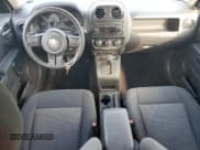 ✅ 2013 Jeep Patriot Sport • VIN: 1C4NJPBAXDD229849 • Lot: 90908325. Wystawiony na Copart z przebiegiem 43 996 mil. Bezpłatny archiwum sprzedaży aukcyjnych z USA i szczegółowy raport historii pojazdu na DreamBid. Zdjęcie 8.