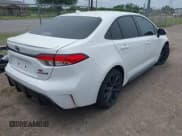 ✅ 2023 Toyota Corolla Hybrid LE • VIN: JTDBCMFE2P3022231 • Lot: 42372398. Wystawiony na IAAI z przebiegiem 29 429 mil. Bezpłatny archiwum sprzedaży aukcyjnych z USA i szczegółowy raport historii pojazdu na DreamBid. Zdjęcie 4.