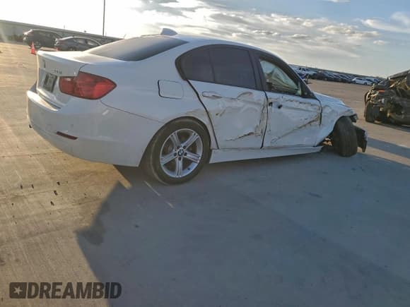 ✅ 2015 BMW 3 Series 328i • VIN: WBA3C1C55FP853279 • Lot: 92688135. Listed on Copart with 66,307 mi. Free auction sales archive from the USA and detailed vehicle history report at DreamBid. Image 3.