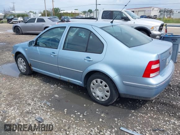 ✅ 2005 Volkswagen Jetta GL • VIN: 3VWRK69M45M026774 • Lot: 43125430. Listed on IAAI with 230,692 mi. Free auction sales archive from the USA and detailed vehicle history report at DreamBid. Image 3.