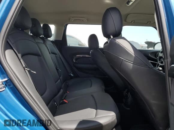 ✅ 2023 MINI Clubman Cooper S • VIN: WMWXJ1C06P2T78767 • Лот: 50398484. Опубликован ранее на Copart с пробегом 7 681 миль. Бесплатный доступ к архиву аукционных продаж из США и подробный отчёт об истории автомобиля на DreamBid. Изображение 10.